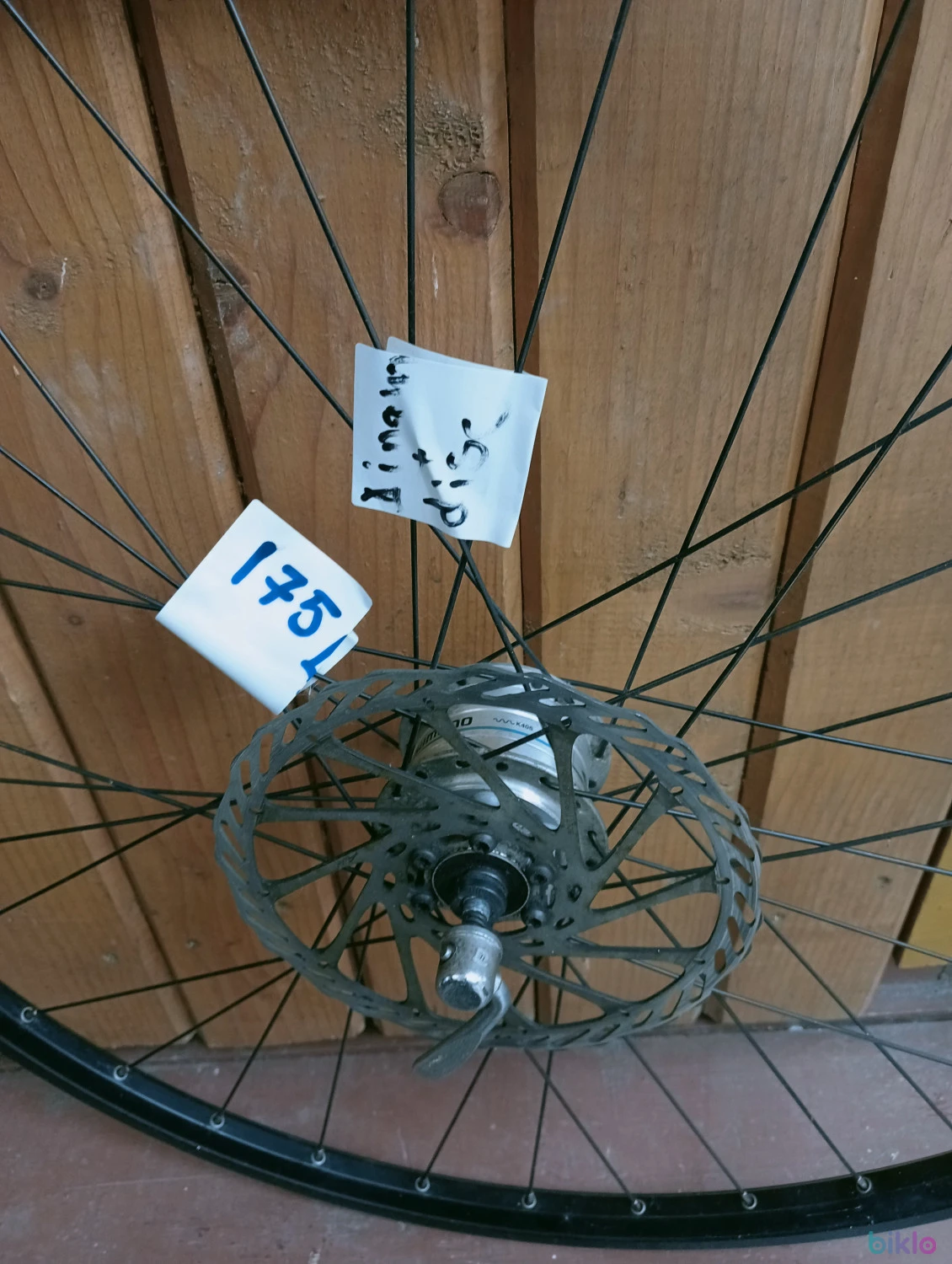 4. Roată față 28 jante aluminiu dublă și butuc Shimano cu dinam frana disc