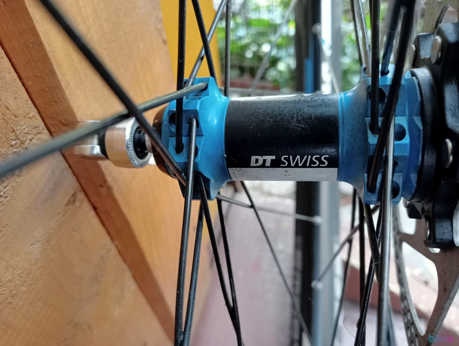 2. Roata fata mtb 29" janta si butuc pe rulment DT Swiss disc frana 180 mm Bergamont 29