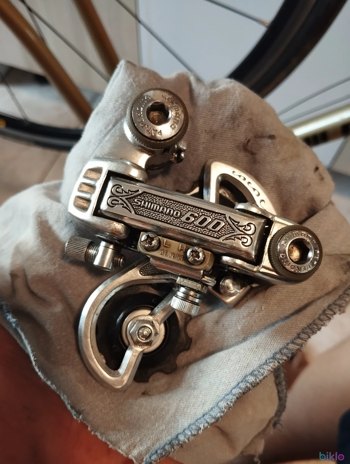 1. Schimbator spate Shimano 600 Arabesque