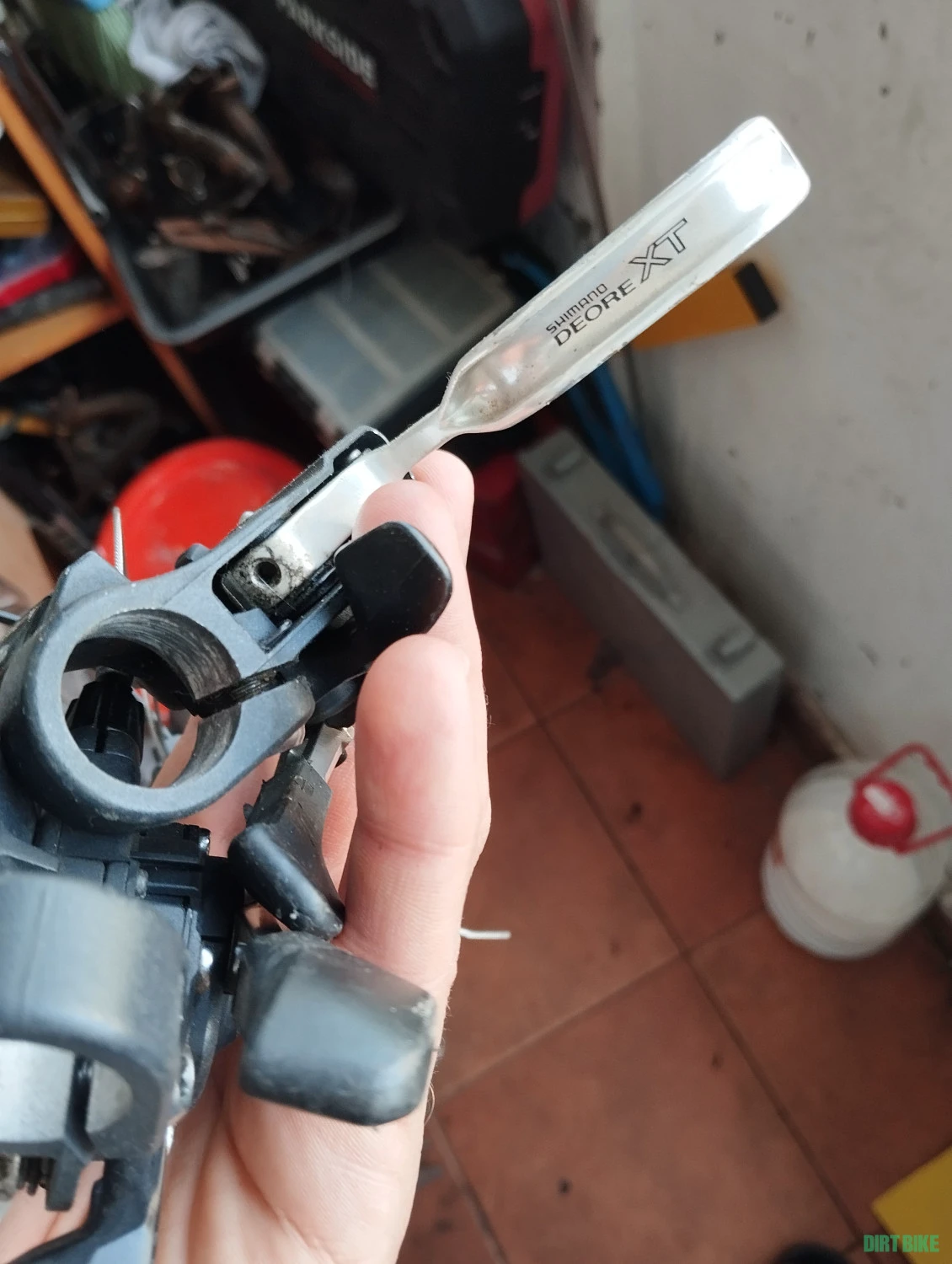 4. Manete frâna schimbator combo Deore Xt 3x8