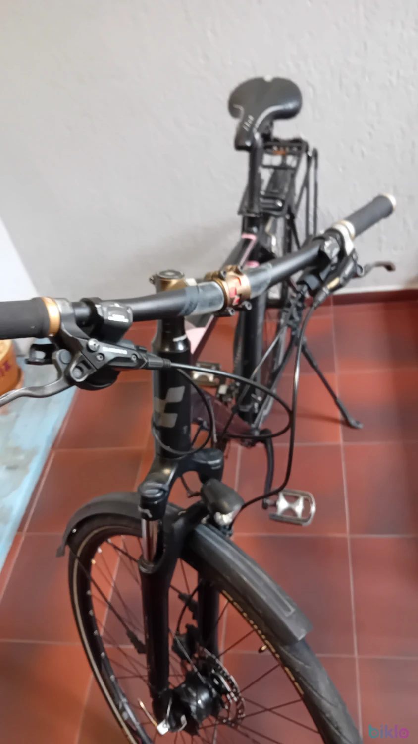 8. Cube touring marimea 54