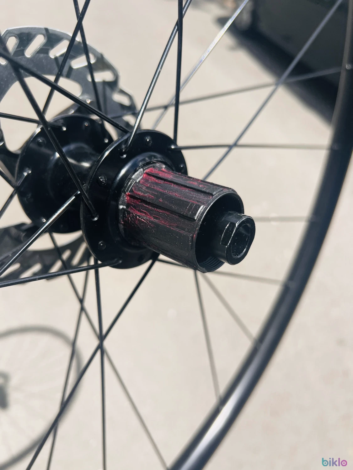 2. Roți Bontrager Paradigm SL 28"