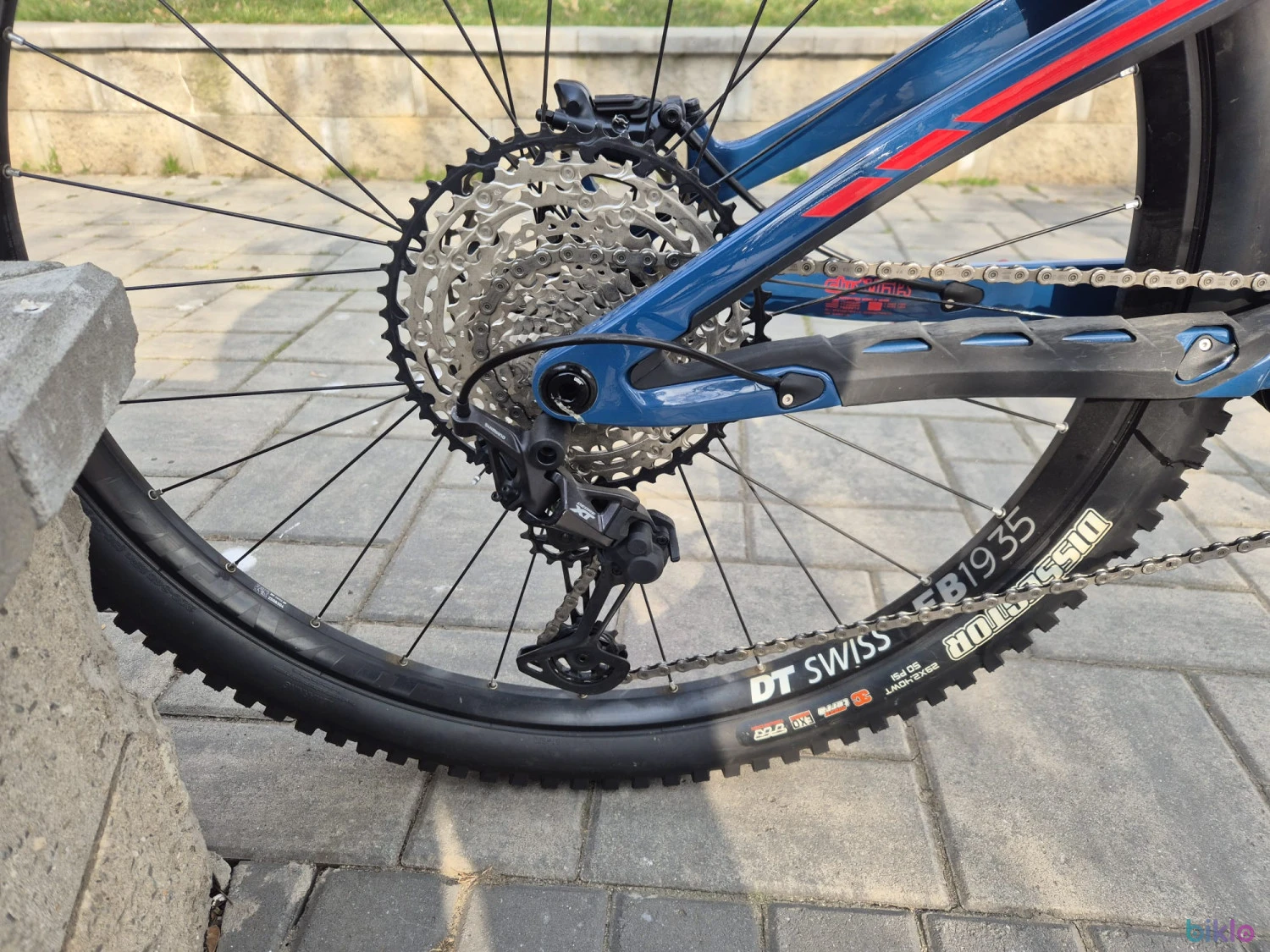 4. Bicicleta Electrica Pivot Shuttle SL Carbon Marimea Large