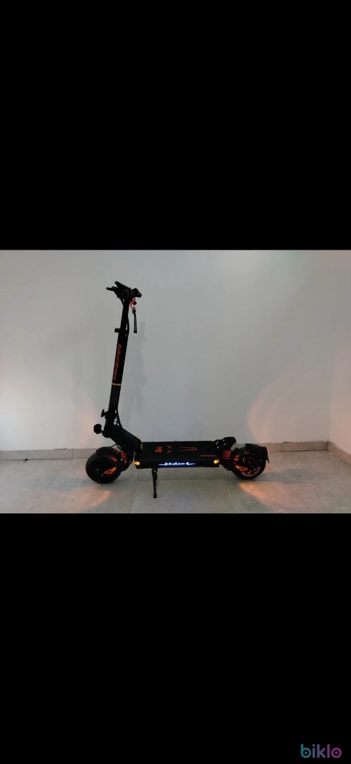 1. Vând trotinetă electrică Kukirin G2 master.