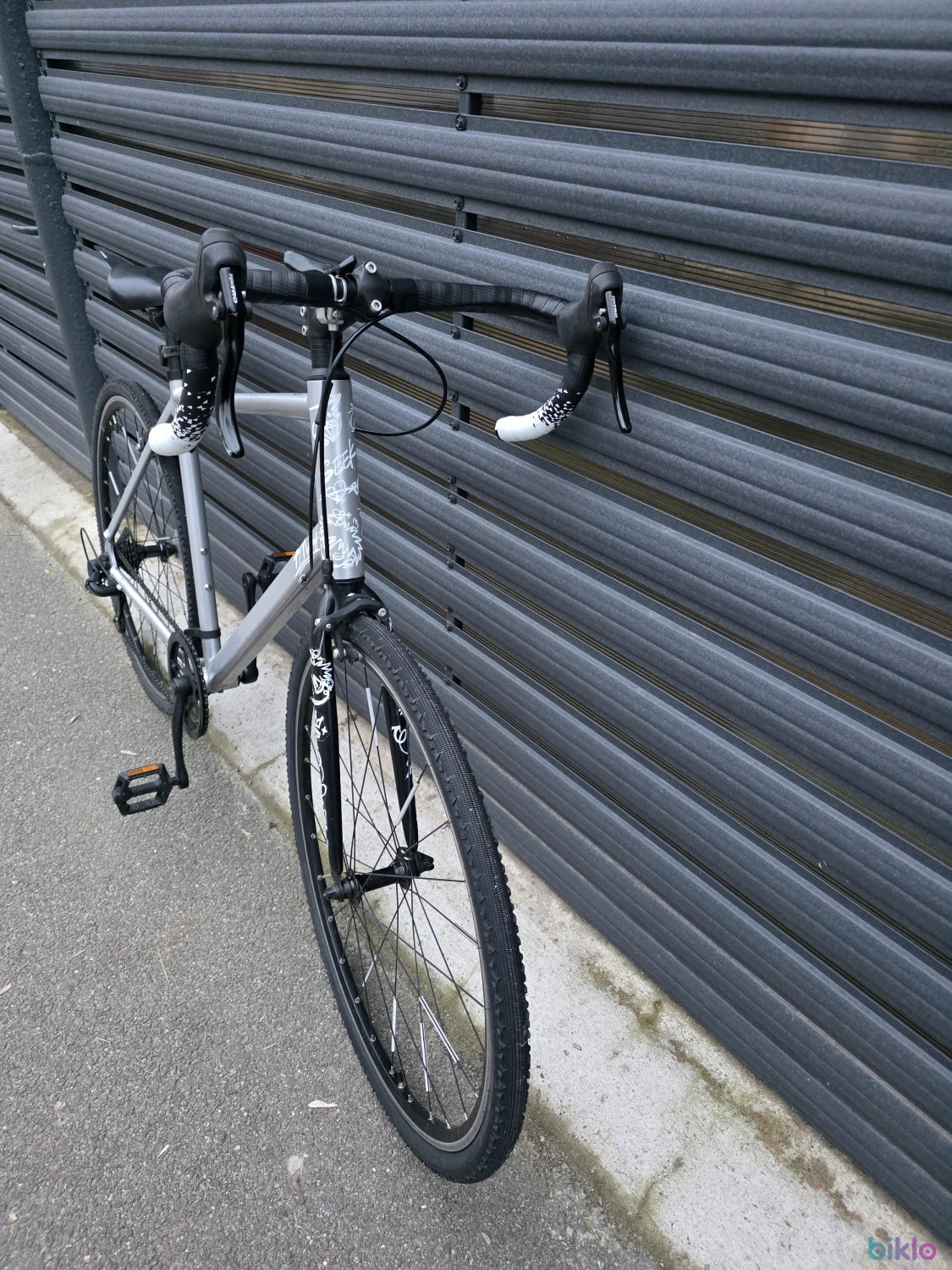 8. Gravel Riverside RC100