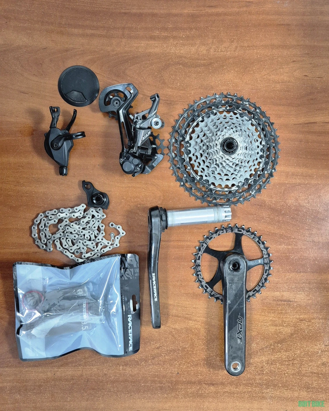 2. Grupset Shimano XTR 9100 , pedalier Race Face Next R Carbon 1x12