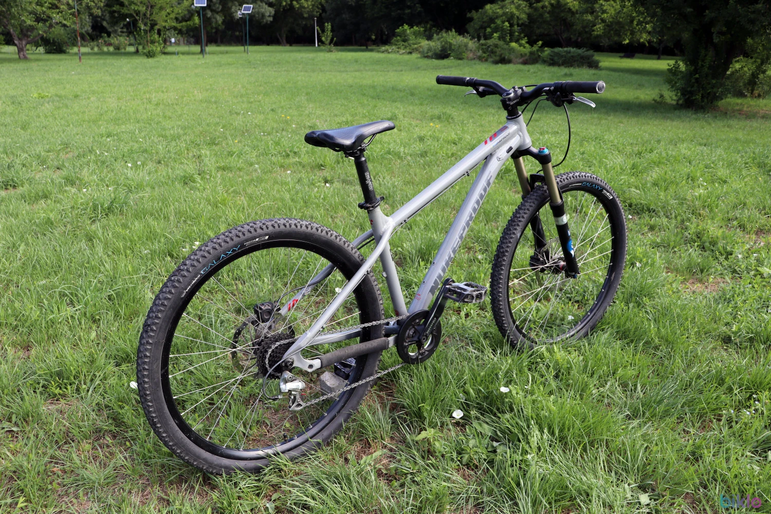 3. Nukeproof Scout V2 27.5 marimea M pentru Trail si Enduro.