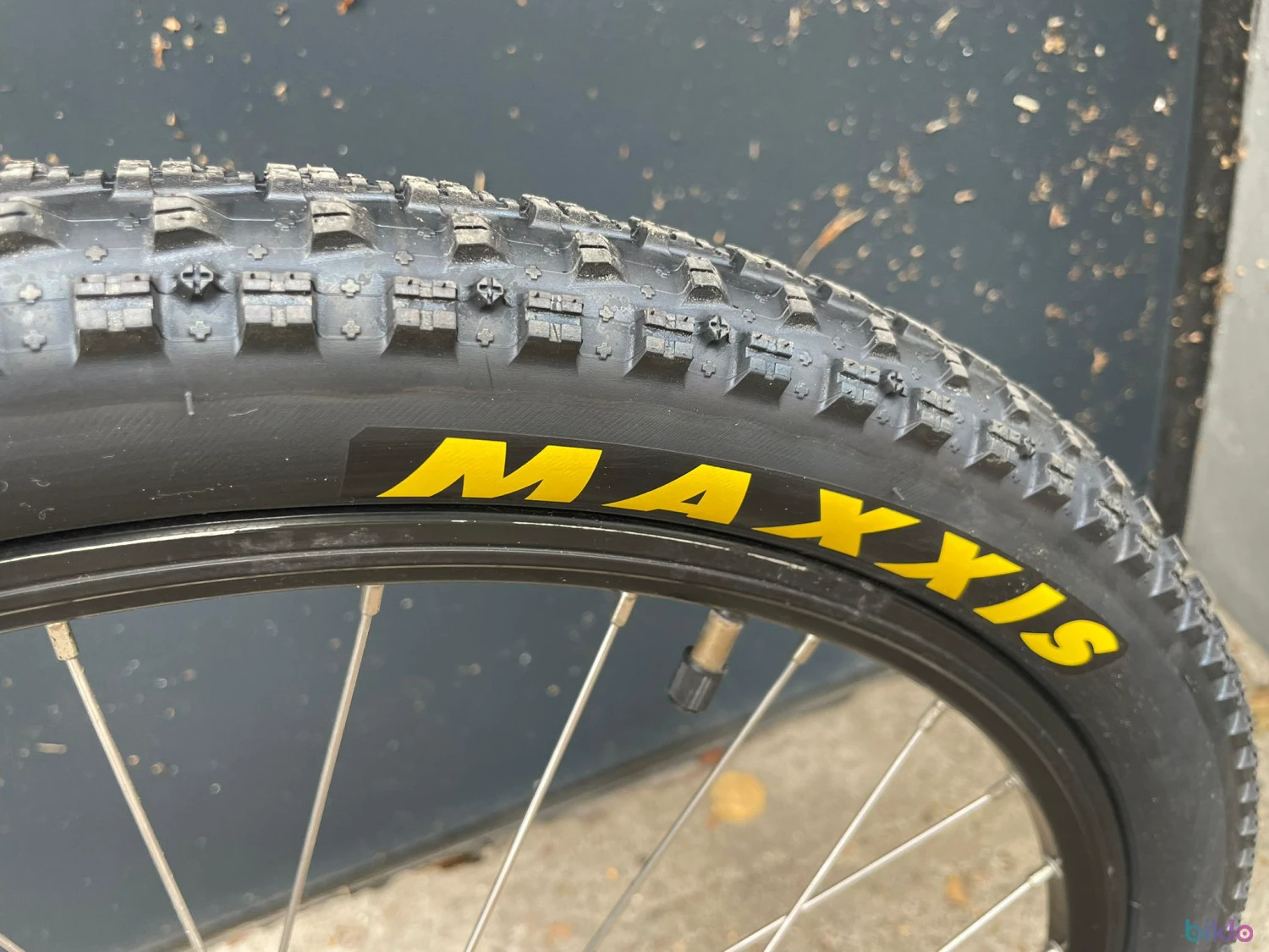 8. Specialized HardRock Sport Disc de 26”, mărime L