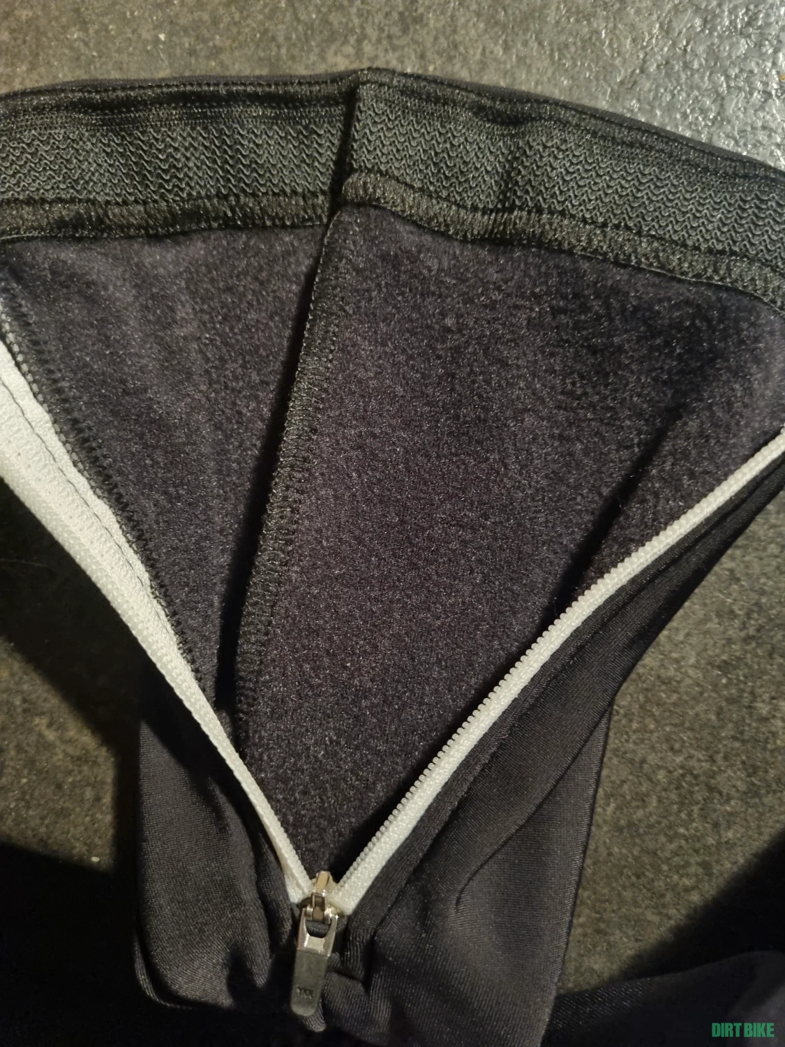 5. Pantaloni ciclism B'twin 500