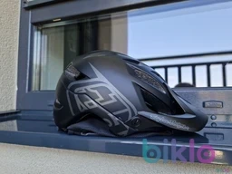 1. Casca Troy Lee Designs A1