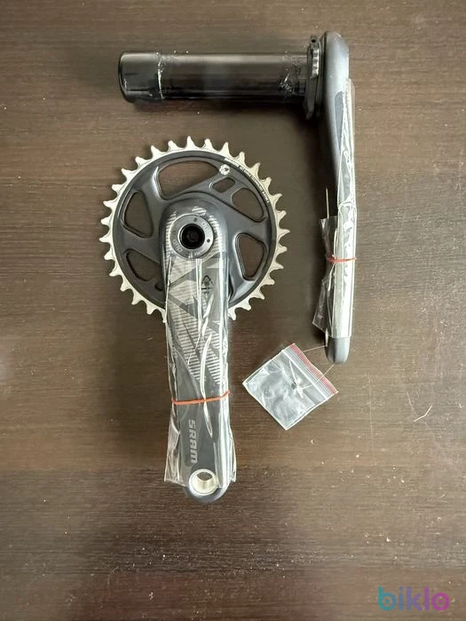 1. Pedalier Sram carbon NOU