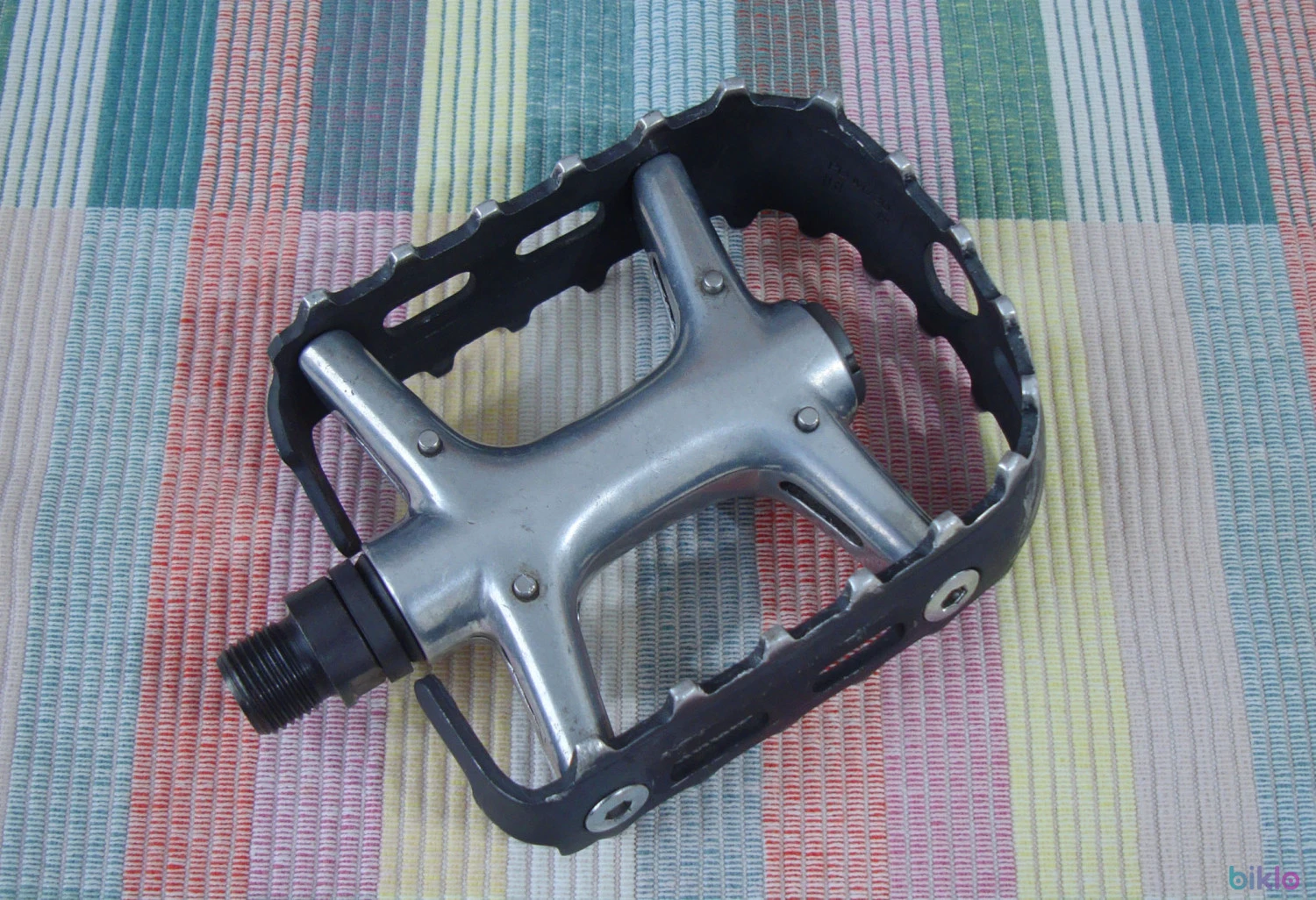 1. Vand pedala dreapta Shimano Deore XT M730 "bear trap"