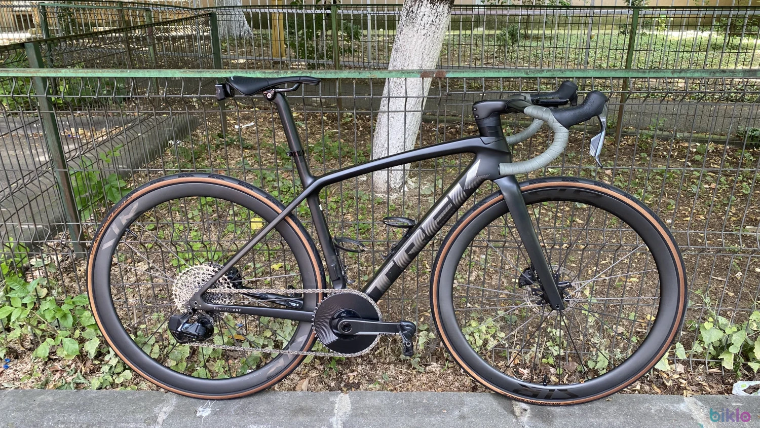 1. Trek Emonda SLR 9 2023 Project One 6.6 kg