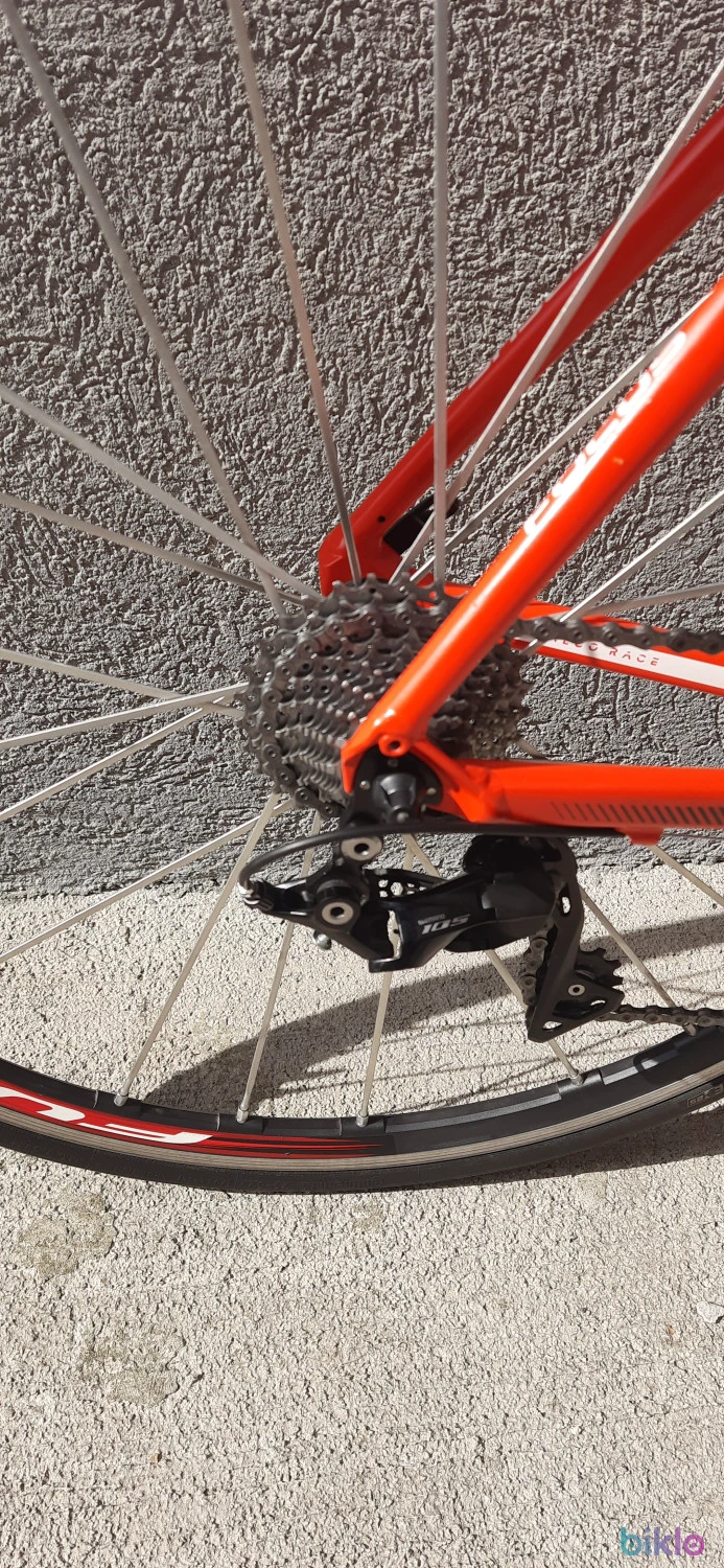 3. Focus Izalco Race (M - 54cm)