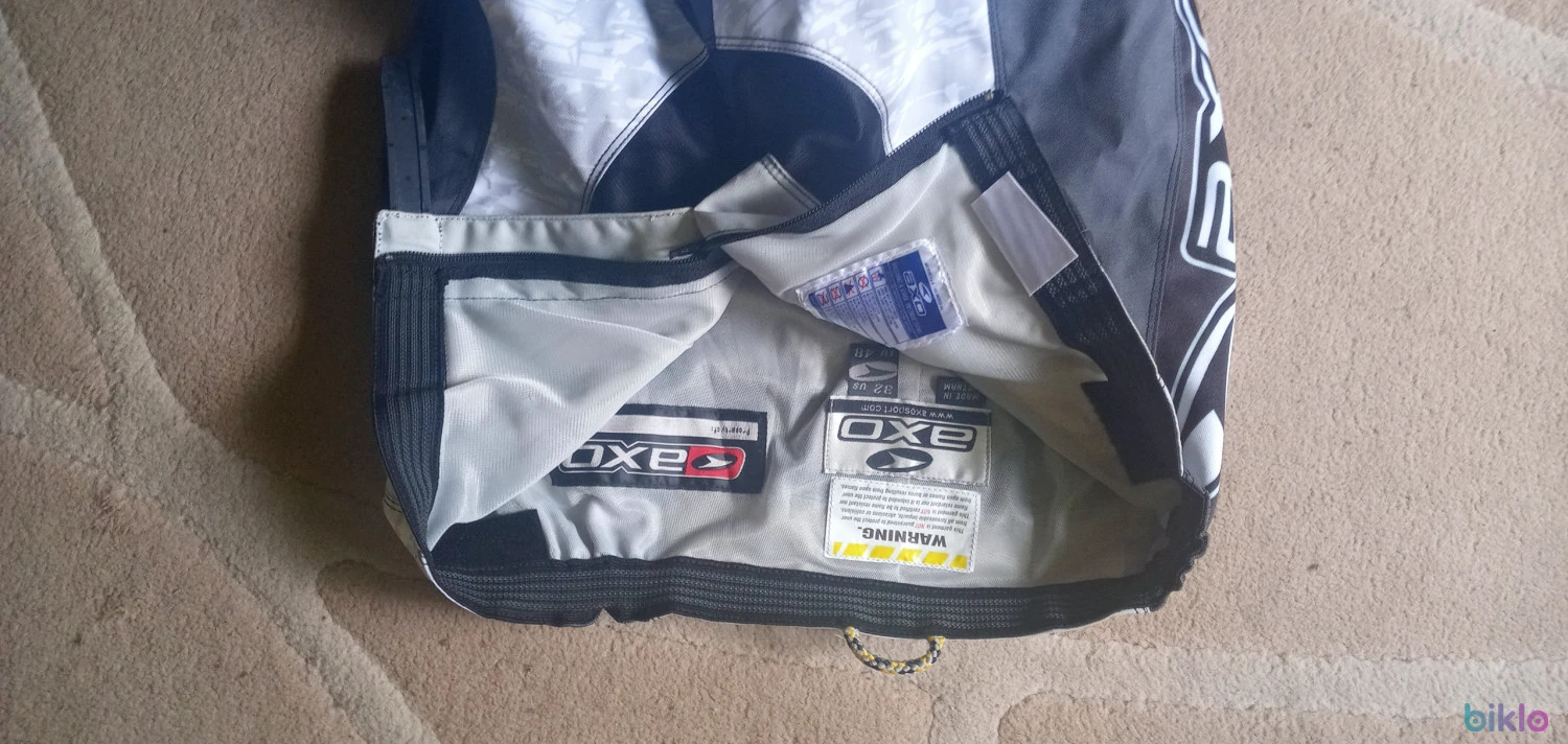 2. Pantalon scurt enduro sau mtb AXO