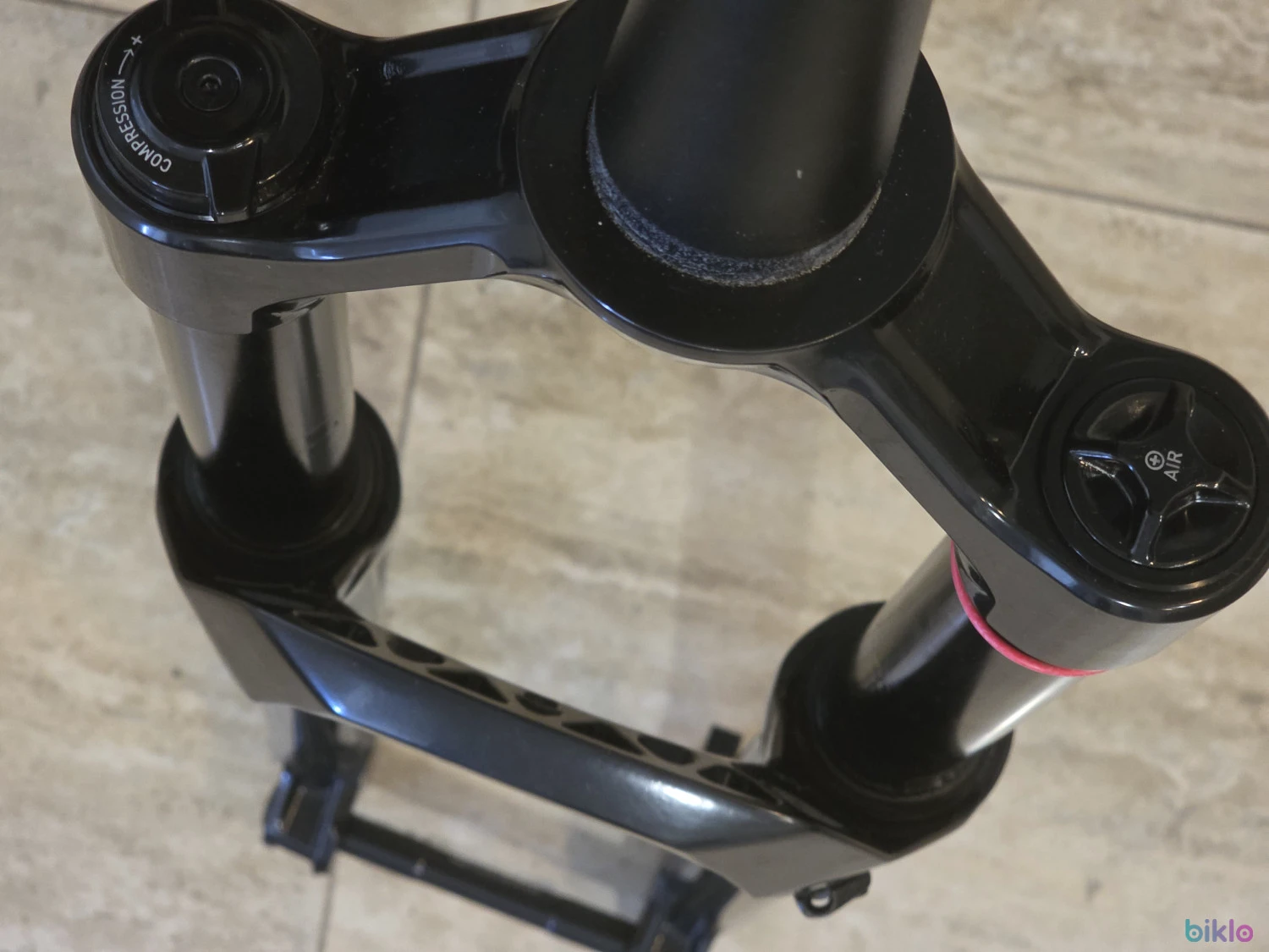 3. Furca Suspensie RockShox Lyrik R 29-150mm Boost Tapered
