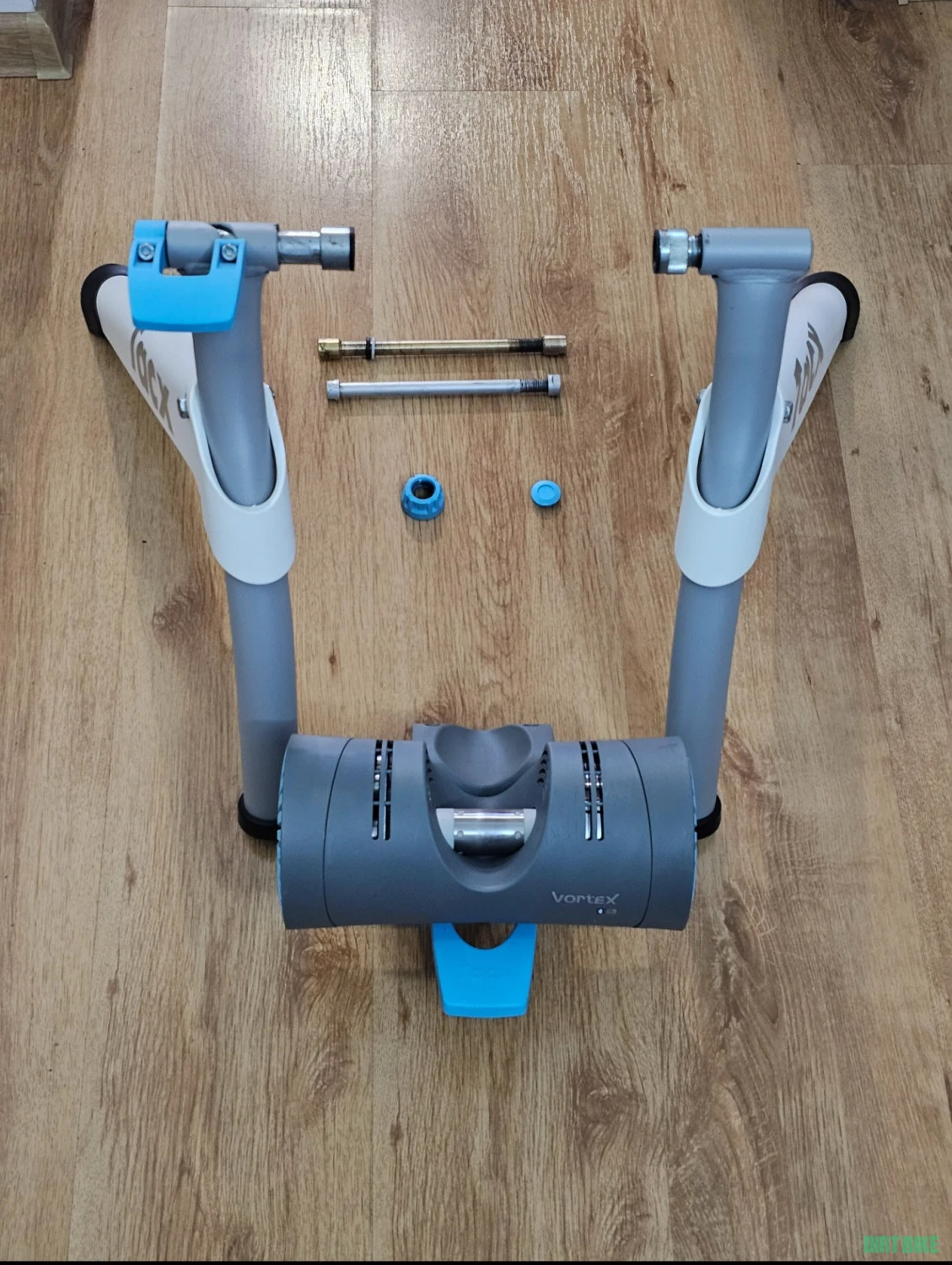1. Smart trainer Tacx Vortex T2180
