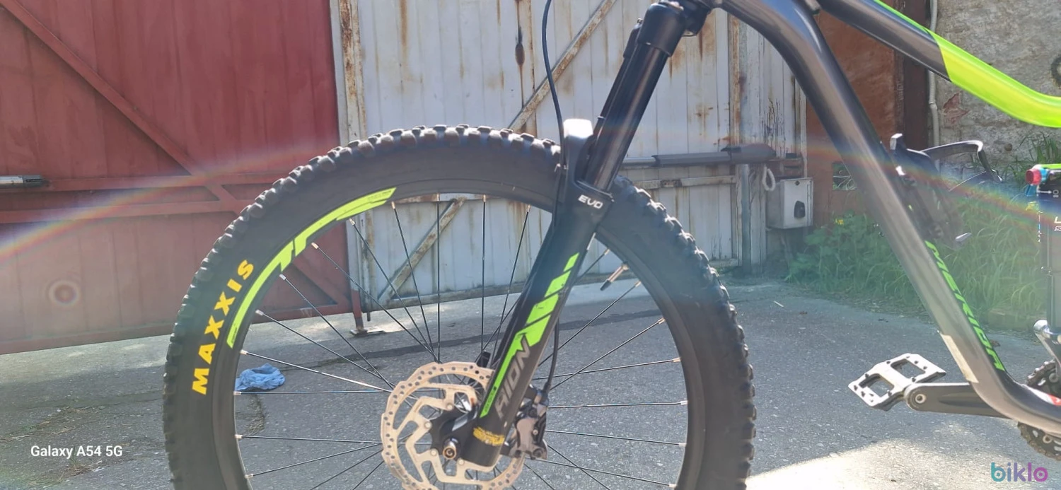 10. Bicicletă enduro Merida one -forty 400