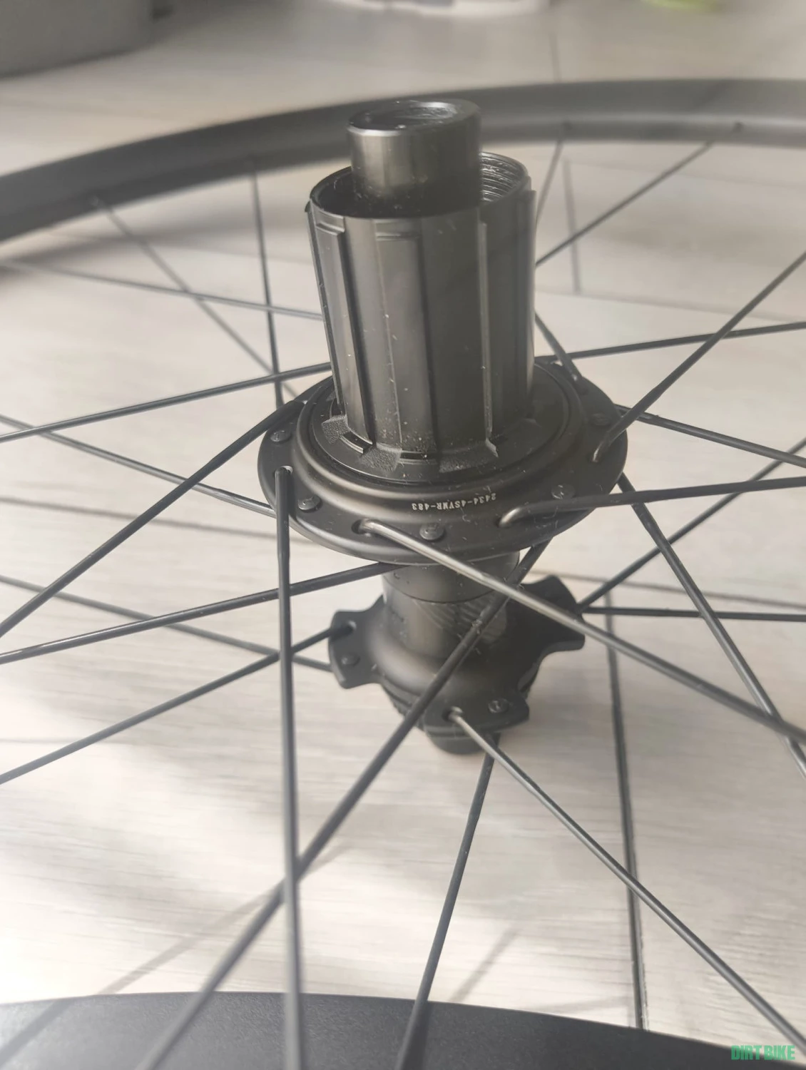 3. Vand set roti cursiera Velomann V30R 12x100/12x142