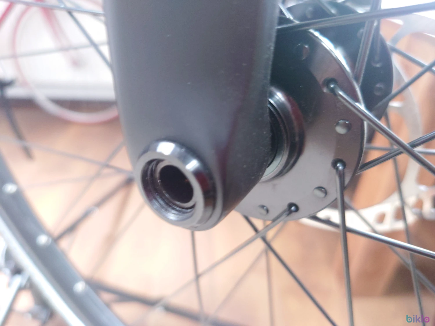 2. Furca fixa carbon ax 15 mm tapered