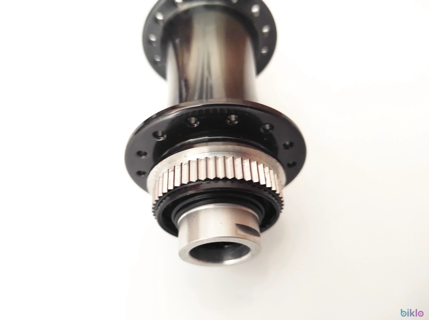 5. Butuc fata Shimano XTR HB-M9010 15x100mm, 28h, disc centerlock nou