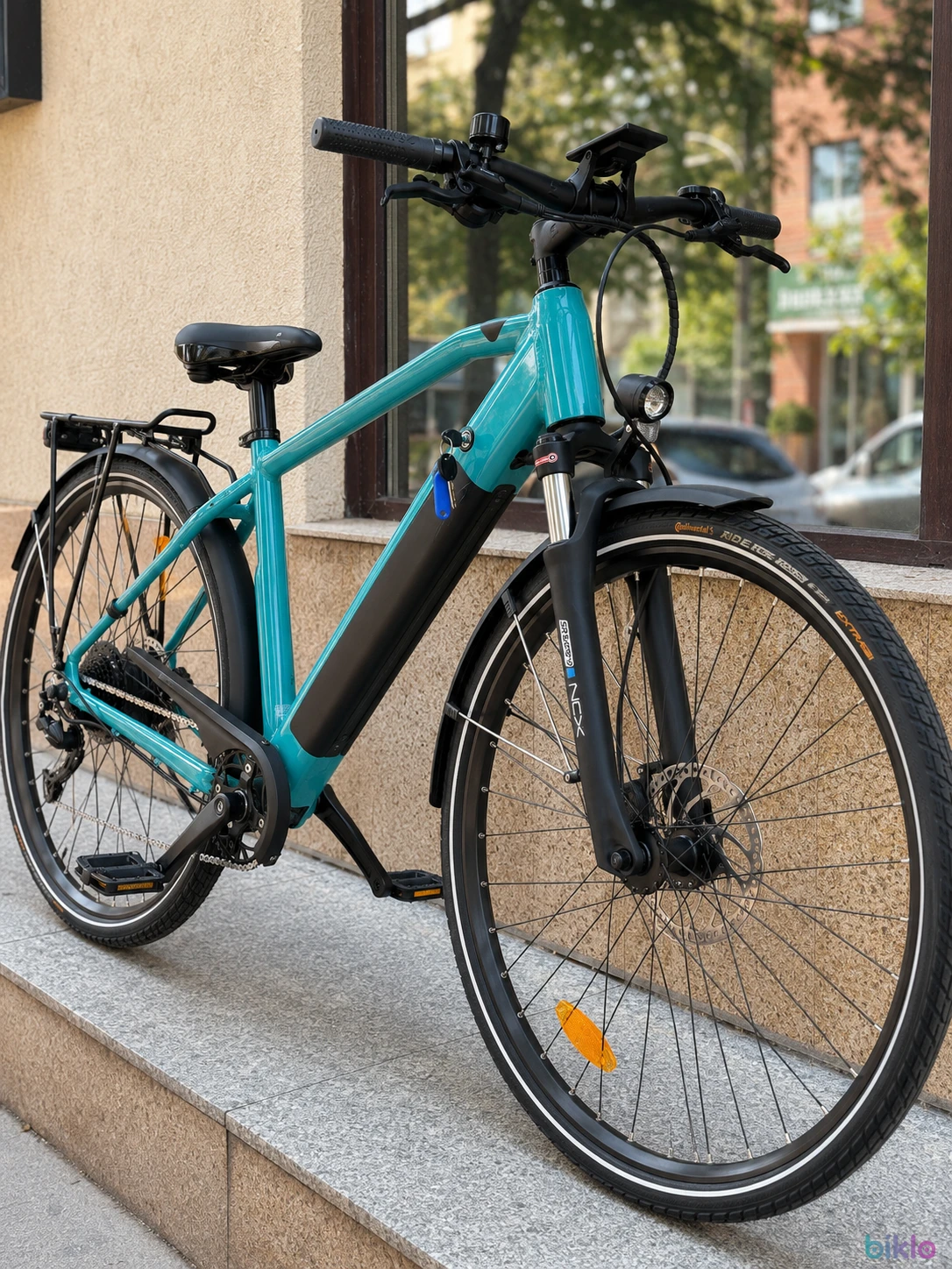 3. Vând bicicletă electrică: Econic One Urban