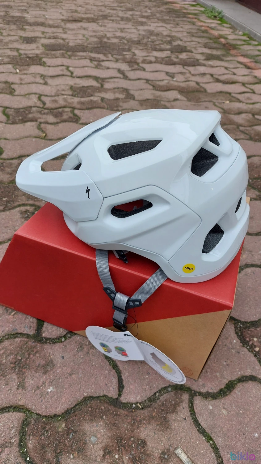 1. Casca Specialized Tactic 4 MTB - Alb - M (55-59 cm) MIPS