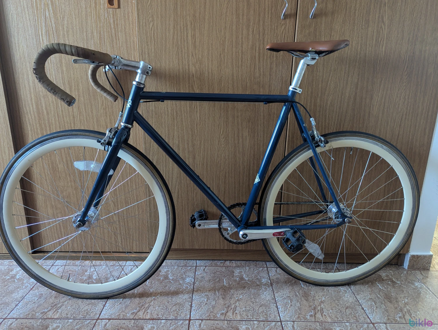 1. Vând State Bicycle Rigby