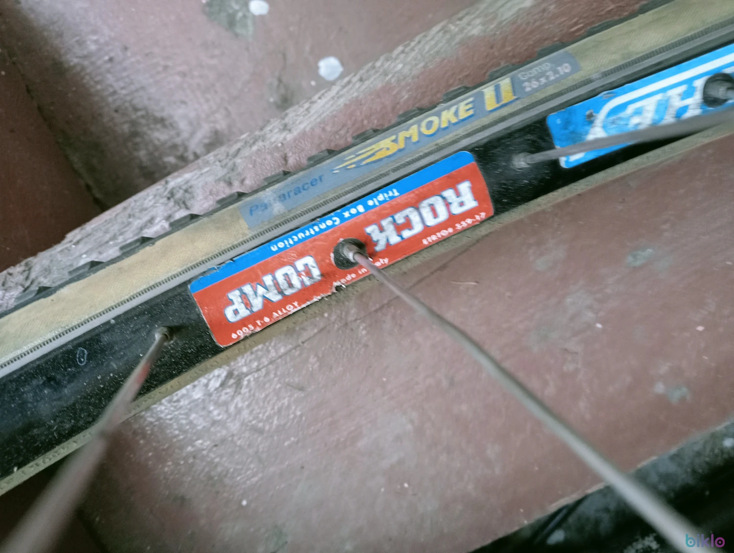 7. Roată față mtb 26 jantă aluminiu dublă și capsată butuc Shimano Deore XT Japan camere cauciuc Schwalbe Marathon