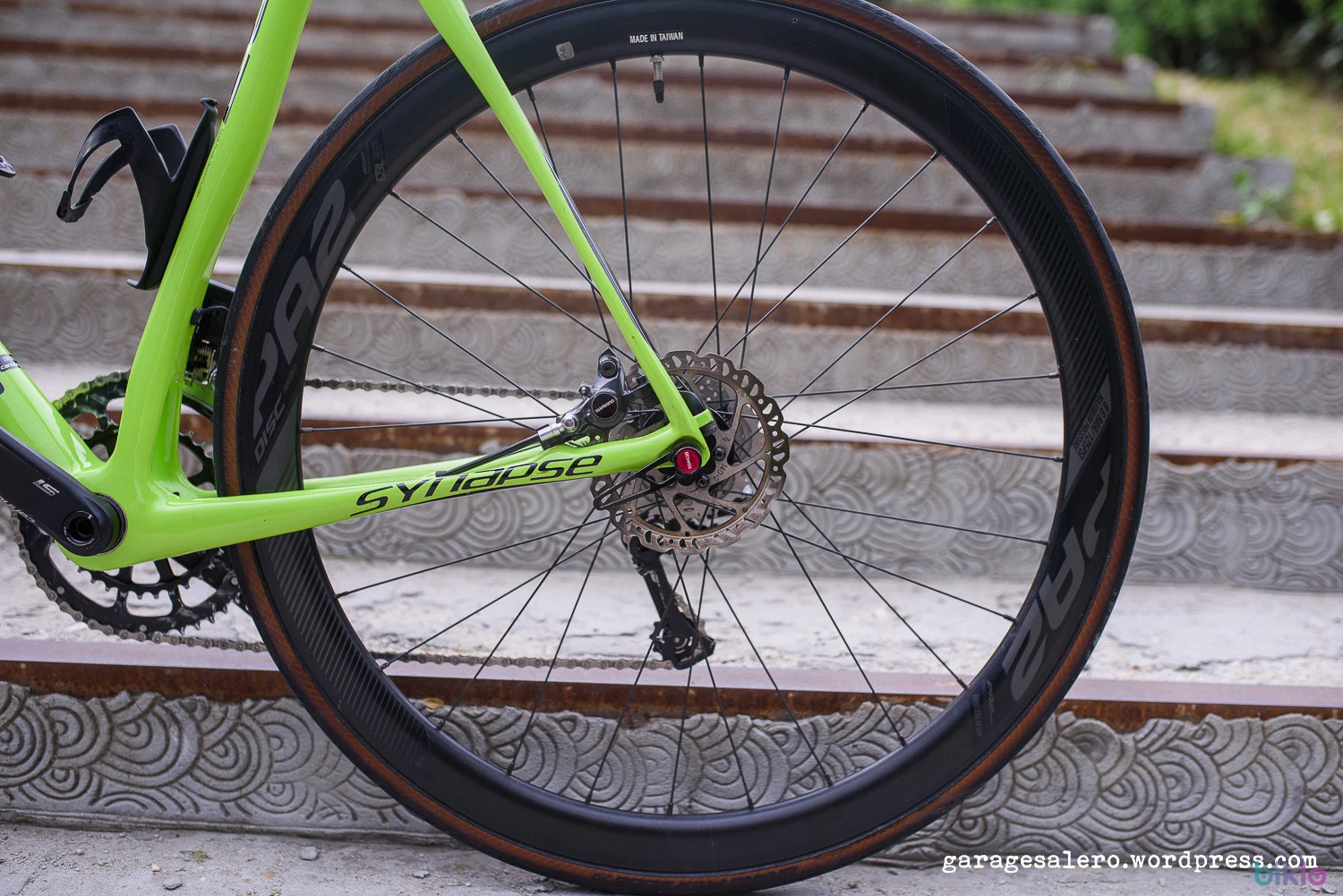 8. Cannondale Synapse carbon disc Ultegra Di2 roti aero Giant