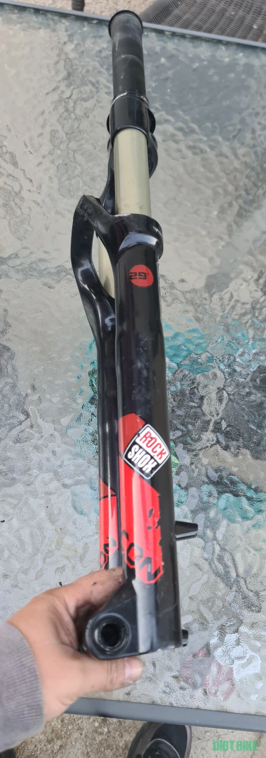 2. RockShox RECON gold tk 29" bust 20