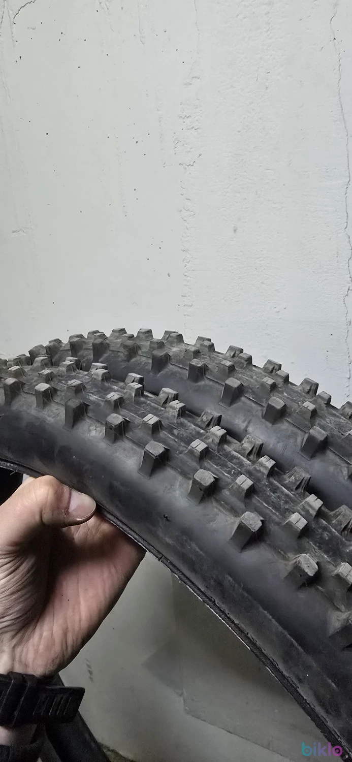 2. Pereche Maxxis WinterScream 27.5x2.5 ca noi