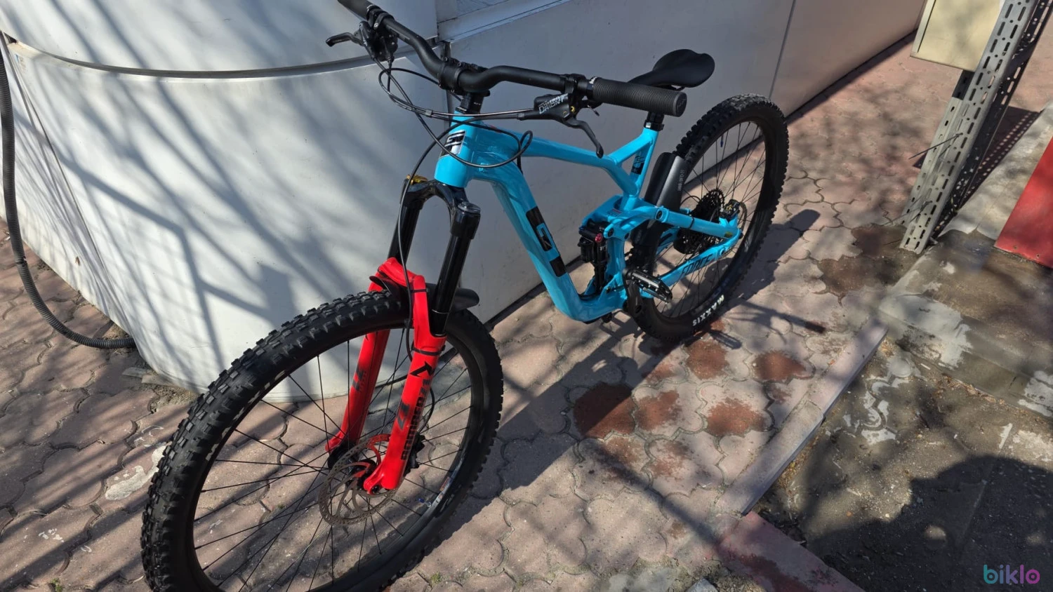 1. Vând bicicletă
