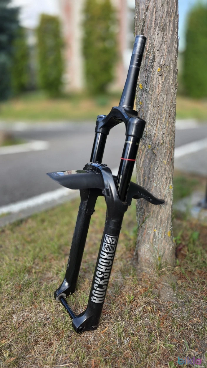 1. RockShox Yari RC 2021 enduro fork 160mm + Proguard mudguard