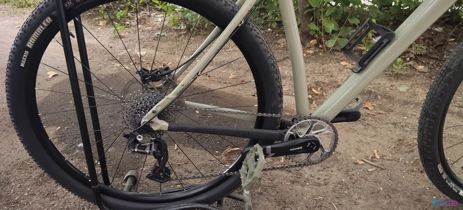4. Bicicleta Monster Gravel