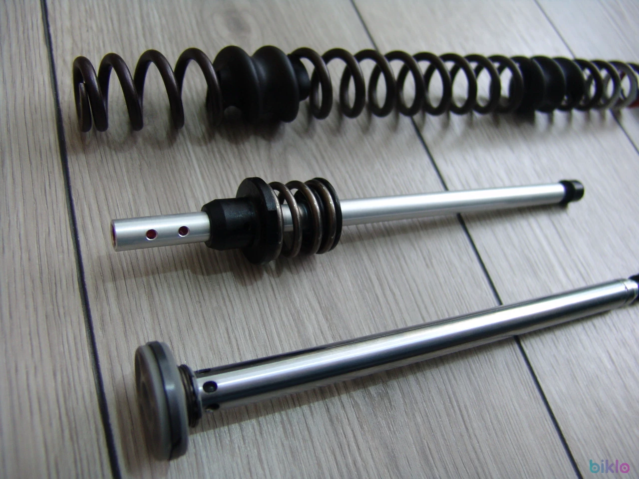 3. Piese furci RockShox 35 silver