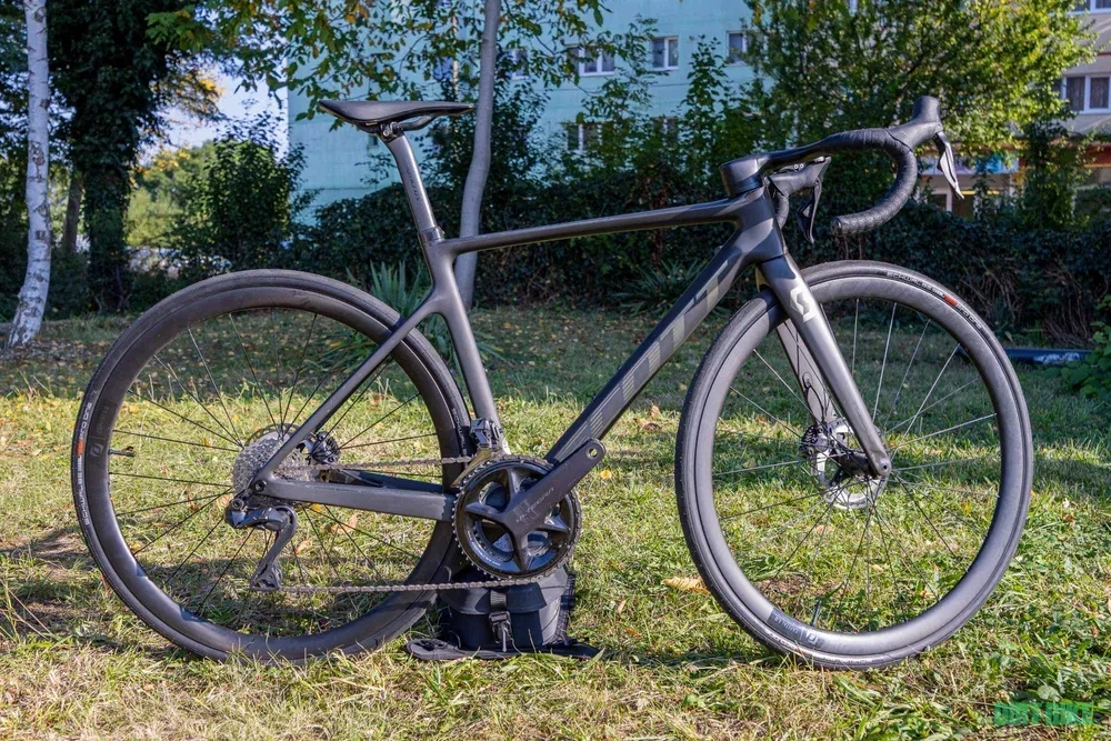 1. Bicicletă carbon Scott Addict RC 15 2022 mărime S