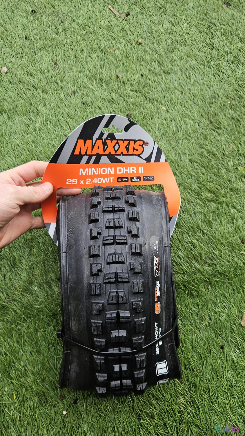 1. Anvelopa Maxxis 2.40 DHR2 DH maxx terra