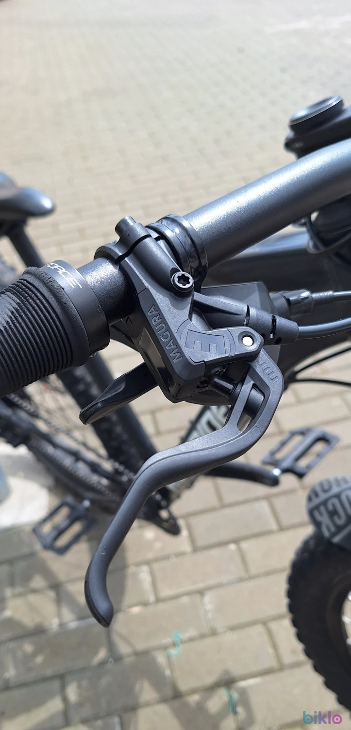 3. Bicicleta MTB Rockrider st530