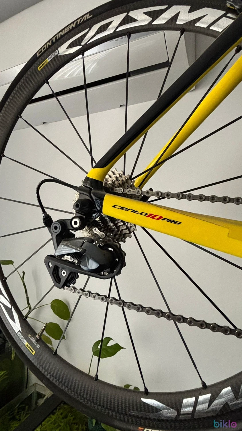 4. Wilier Cento 10 Pro (Mărimea S) – Ca nouă, 100 km + roți rezervă