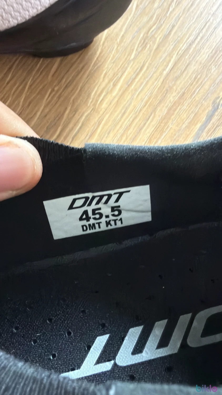 4. Pantofi bicicleta DMT KT1