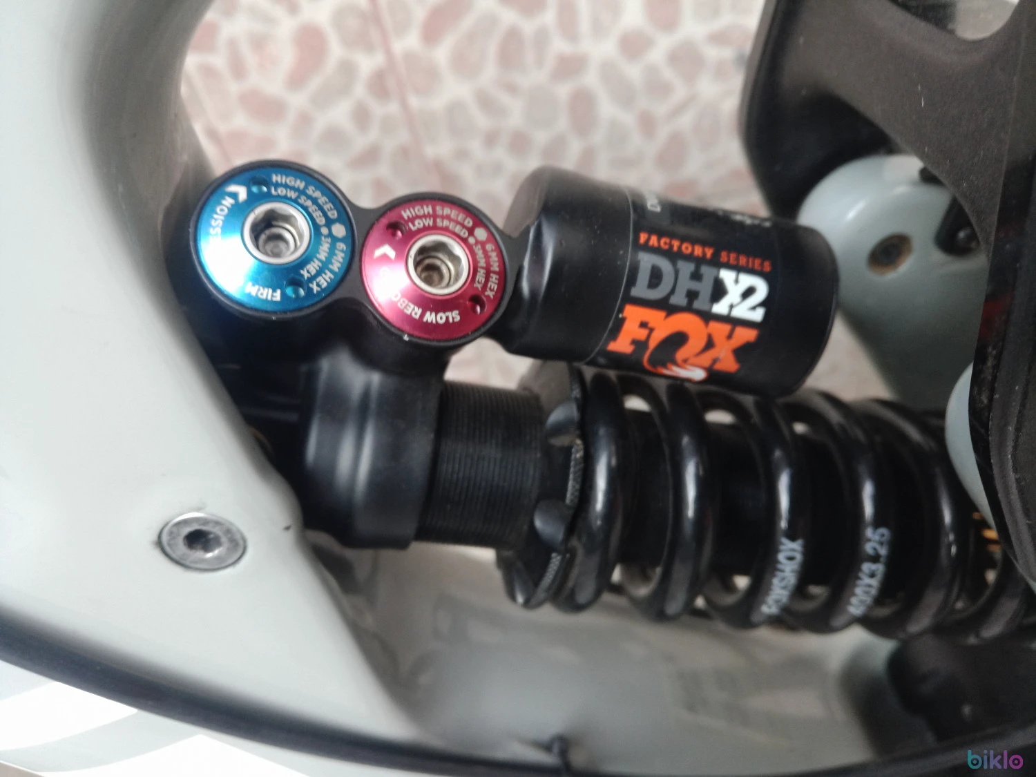 7. Vand bicicleta Santa Cruz V10.7, 29er, M