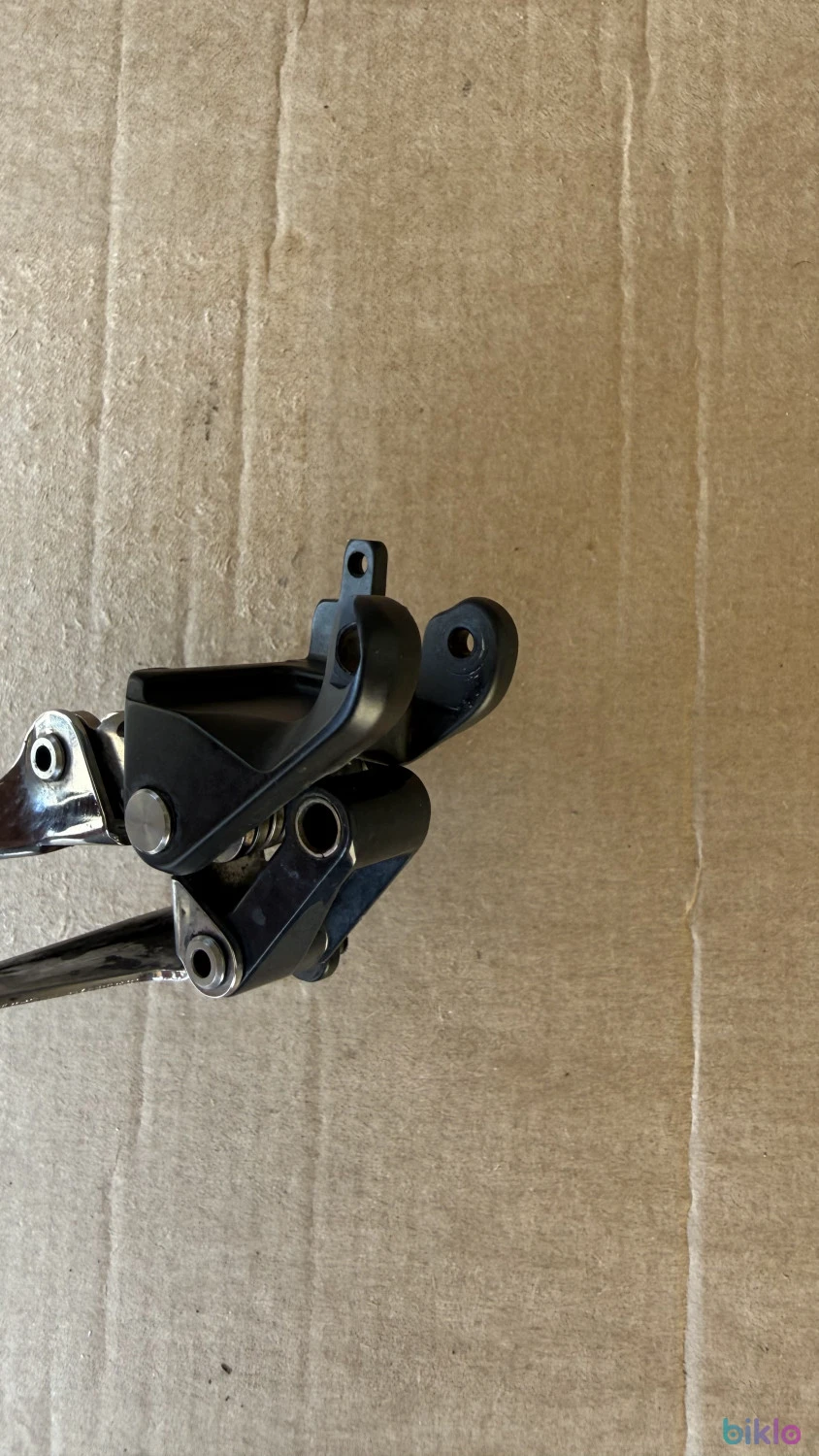 2. Cage Shimano Ultegra DI2 11s FD-R8050