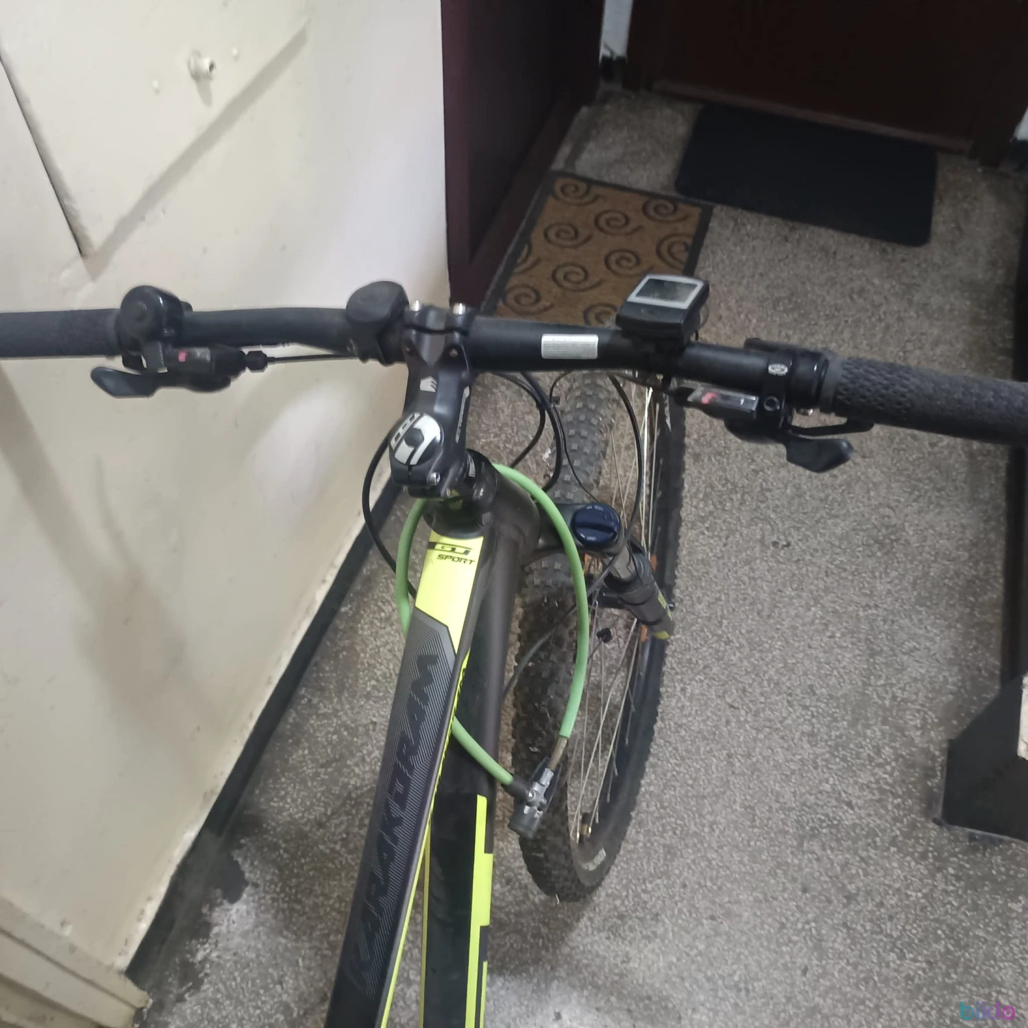8. Bicicleta gt karakoram