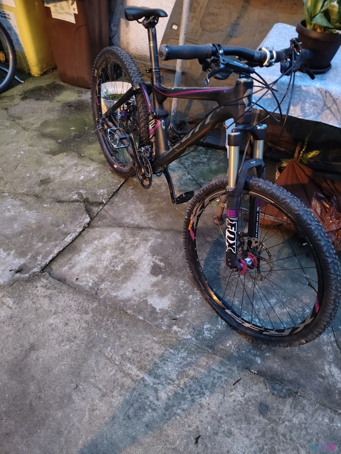 2. Scott genios cadru carbon