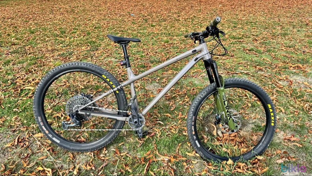 1. Commencal Meta HT AM (Hardtail) Marimea M