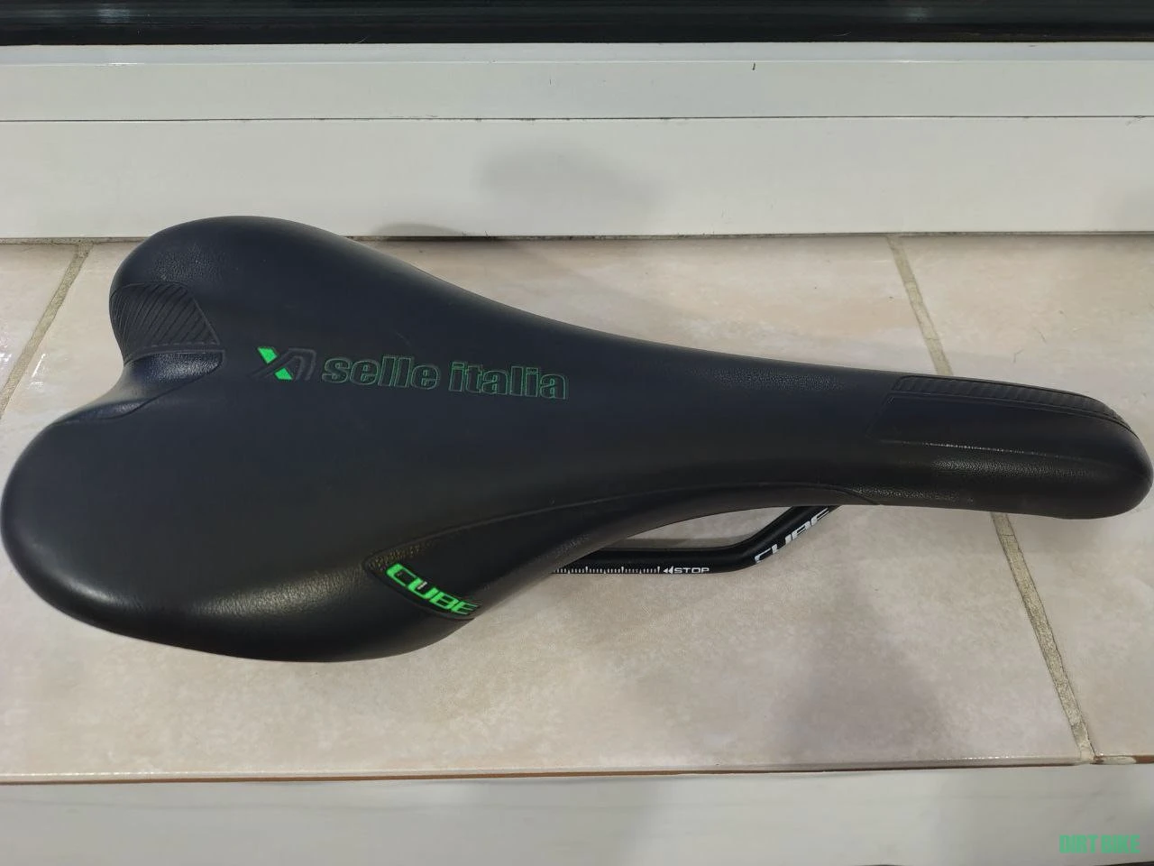 1. Șa bicicletă Selle Italia Cube