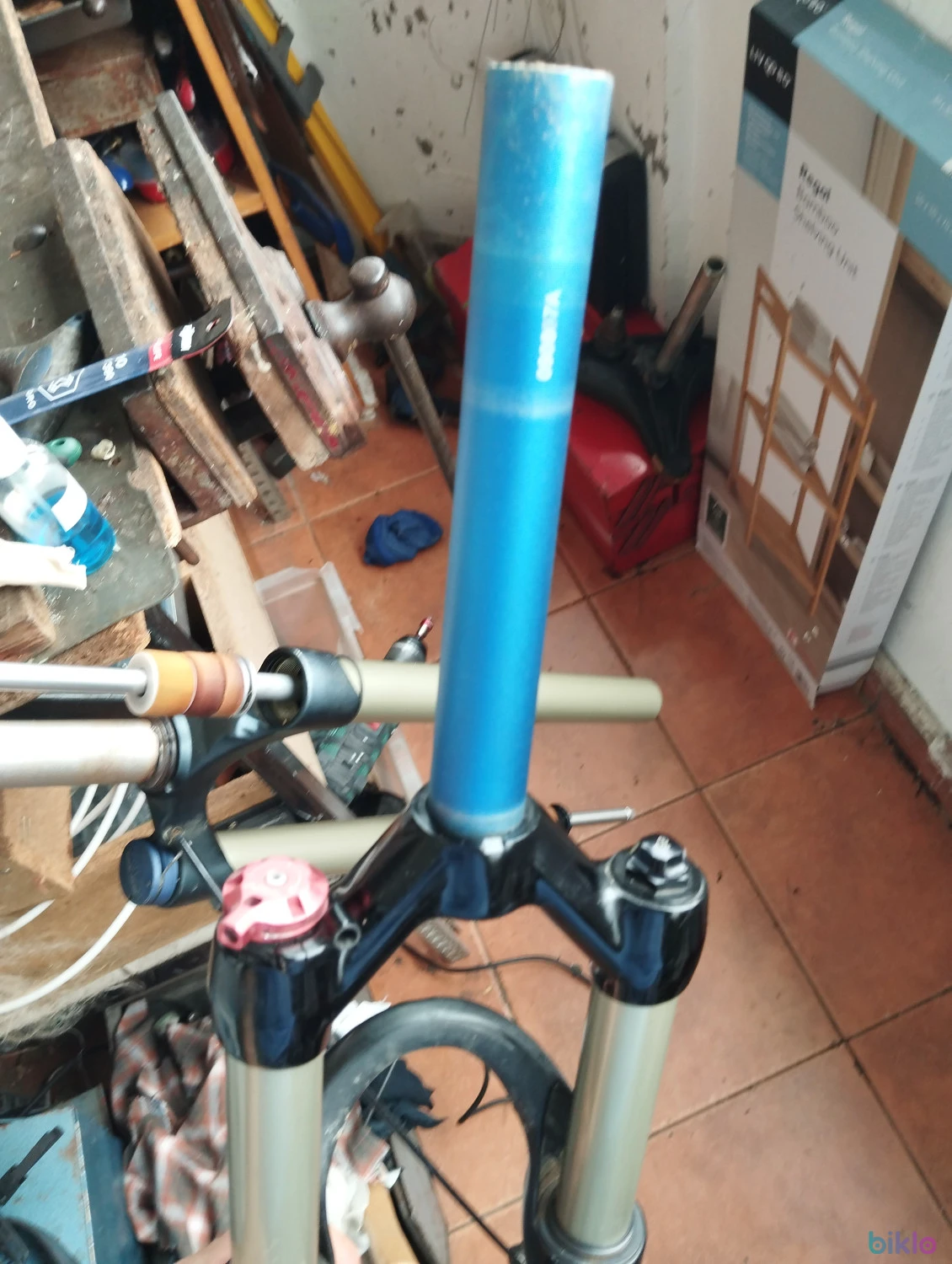 5. Furca aer 26er Manitou Seven