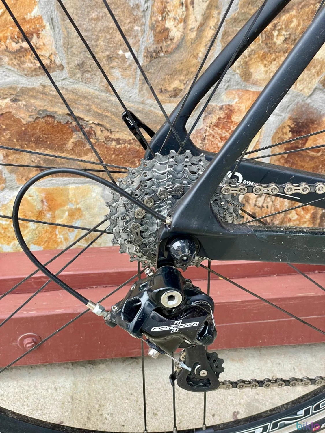 5. Bicicleta cursiera BTWIN ULTRA CF, campagnolo potenza 2x11