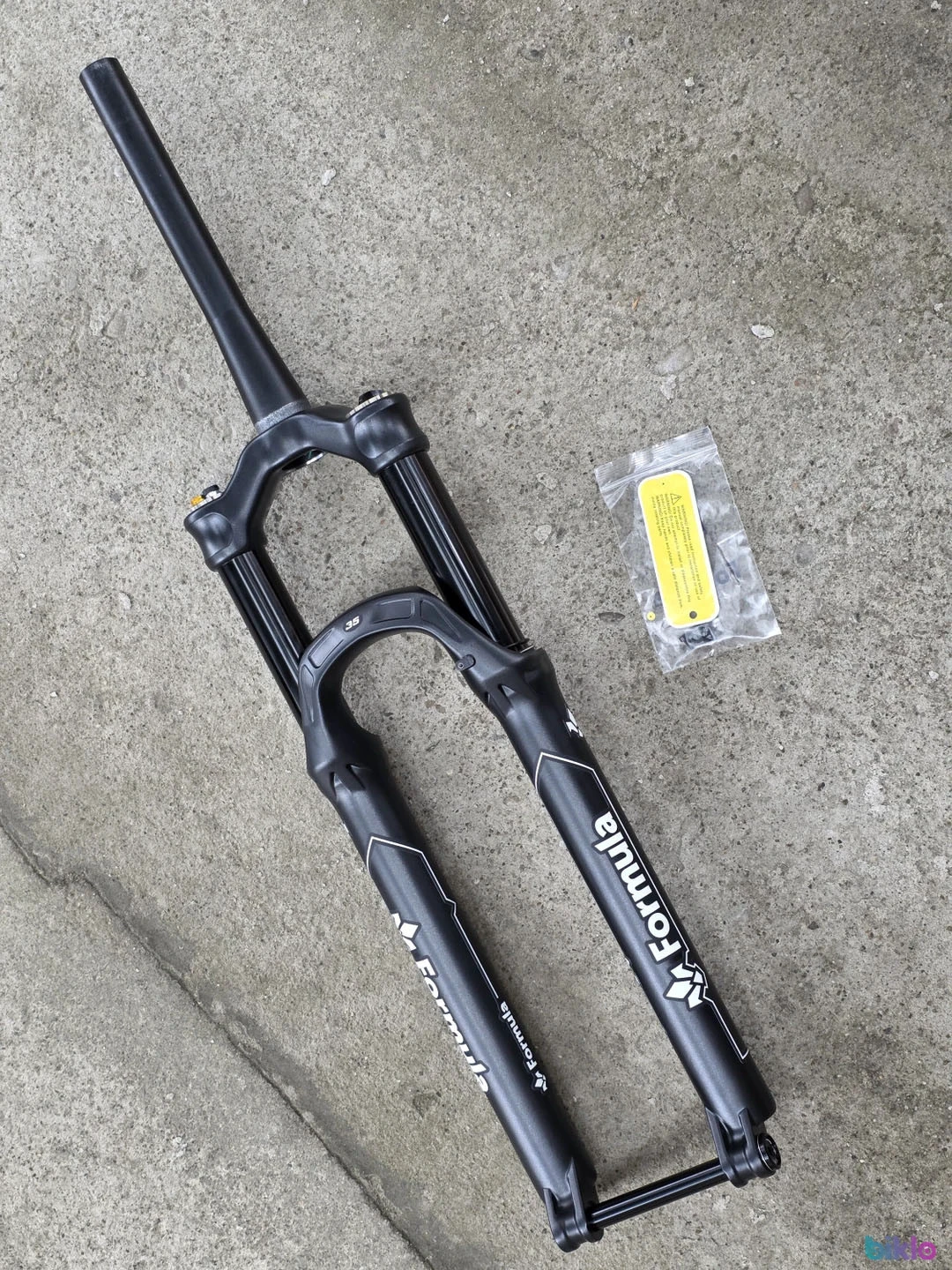 1. Formula ThirtyFive 35mm suspensie - 29" 100-140mm reglabil 15x100mm Tapered